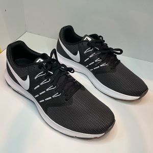 Nike Run Swift Athletic Shoes, Mens size 10.  New.